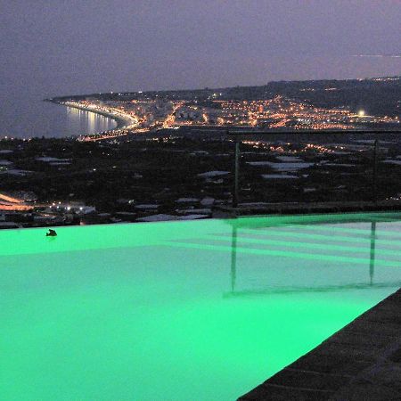 Villa Perla Blanca Sayalonga Exterior foto